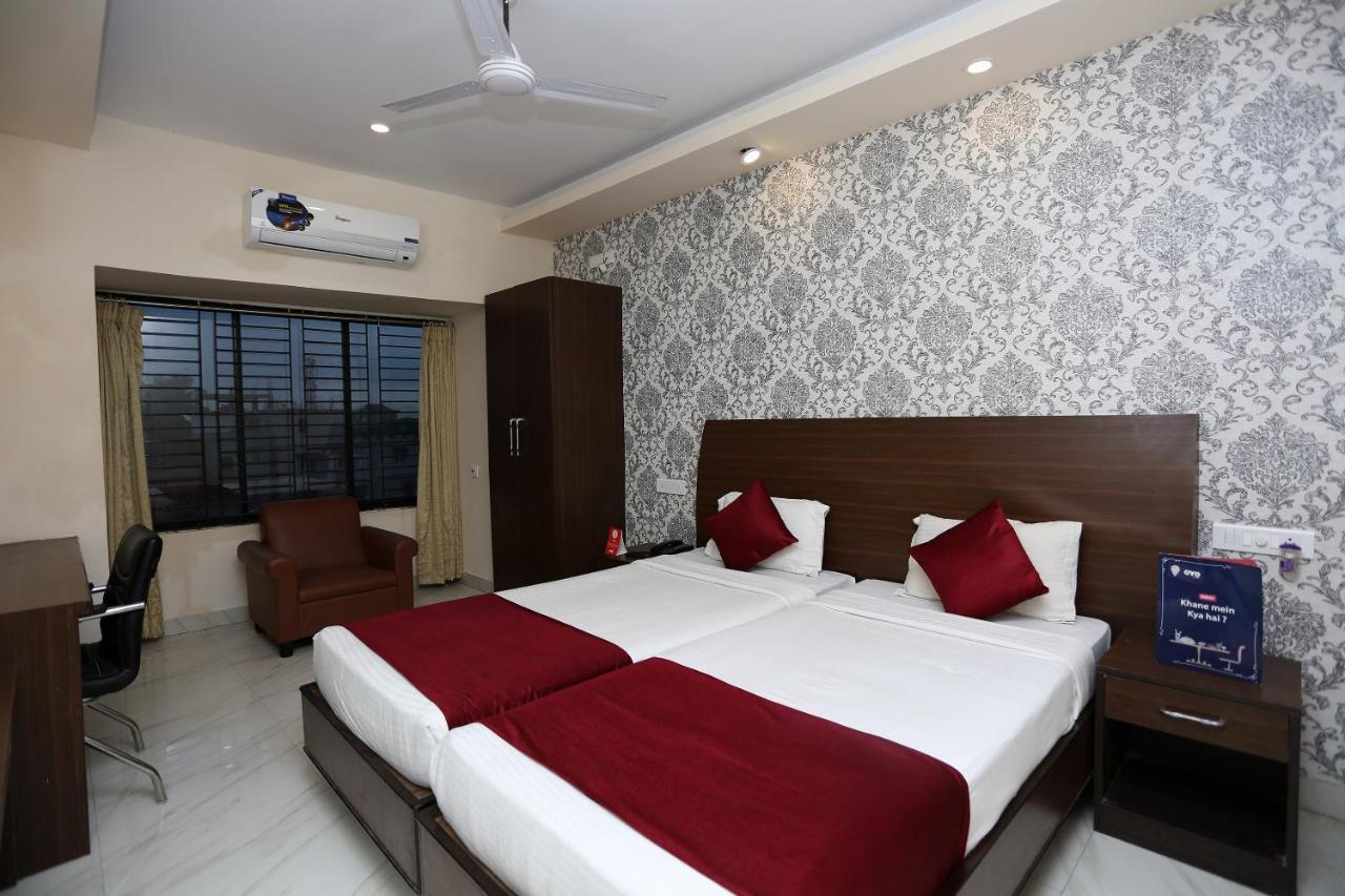 Hotel Railview Бхубанешвар Екстериор снимка