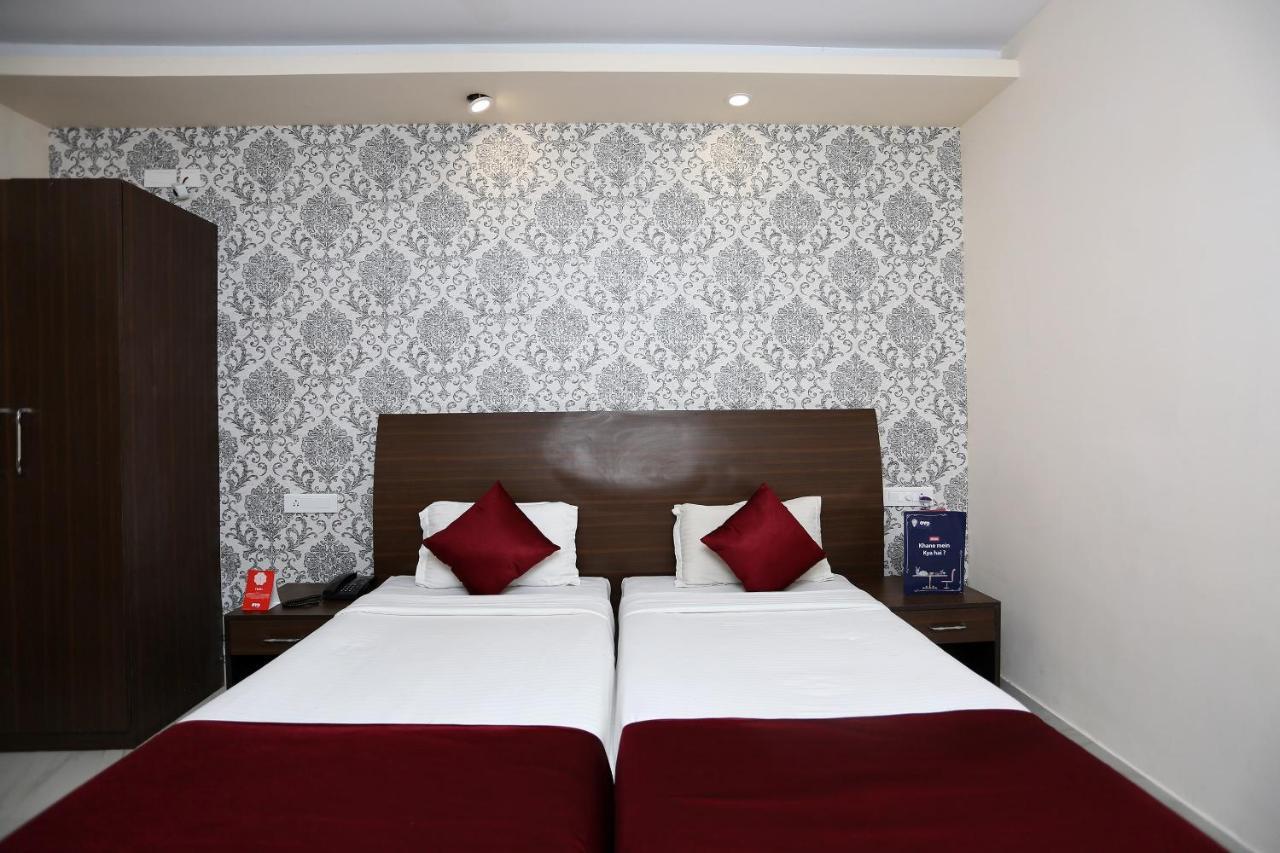 Hotel Railview Бхубанешвар Екстериор снимка