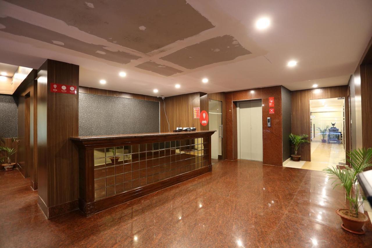 Hotel Railview Бхубанешвар Екстериор снимка
