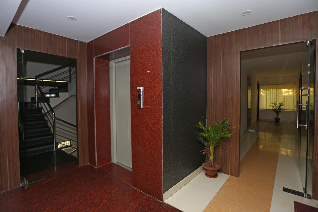 Hotel Railview Бхубанешвар Екстериор снимка