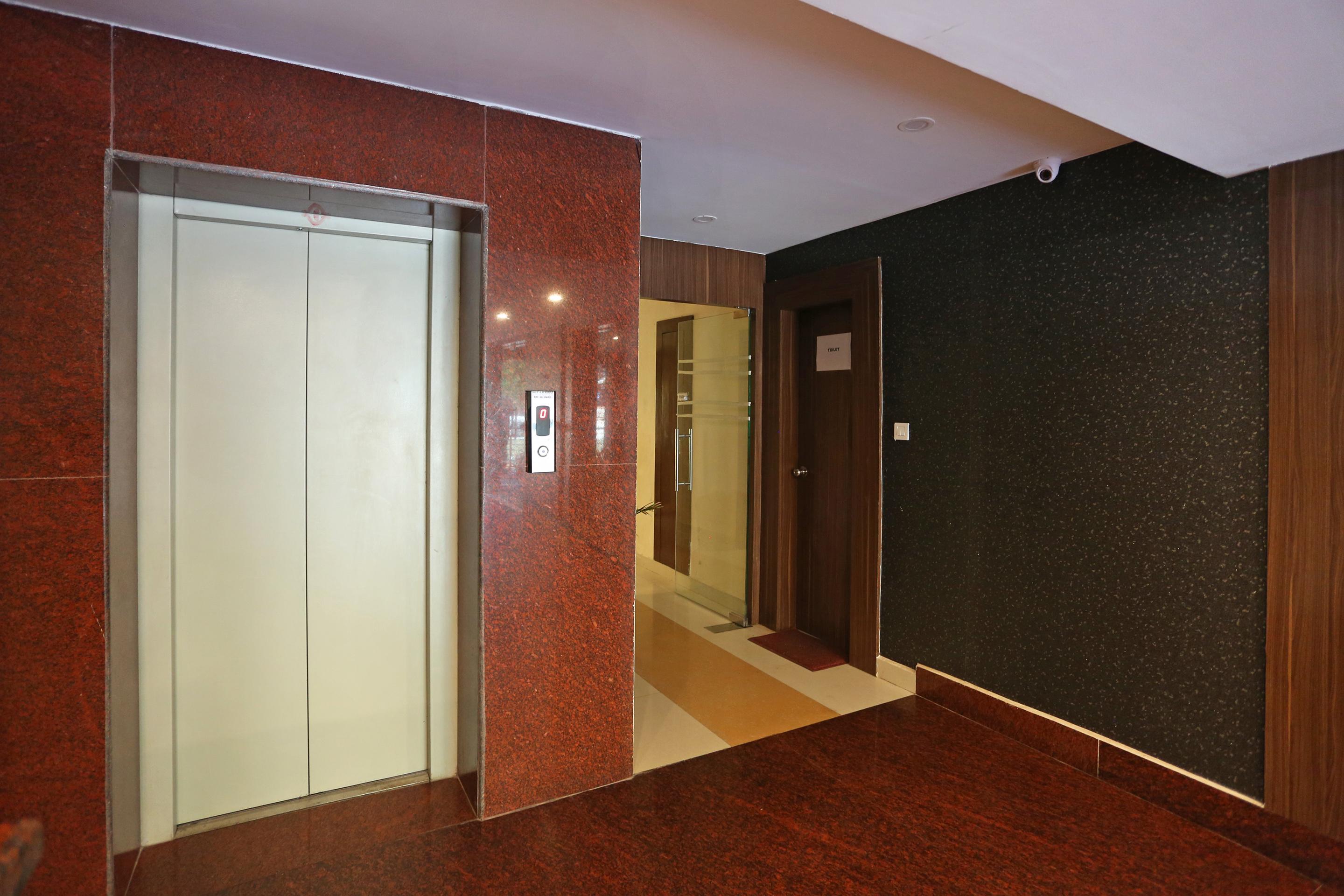 Hotel Railview Бхубанешвар Екстериор снимка