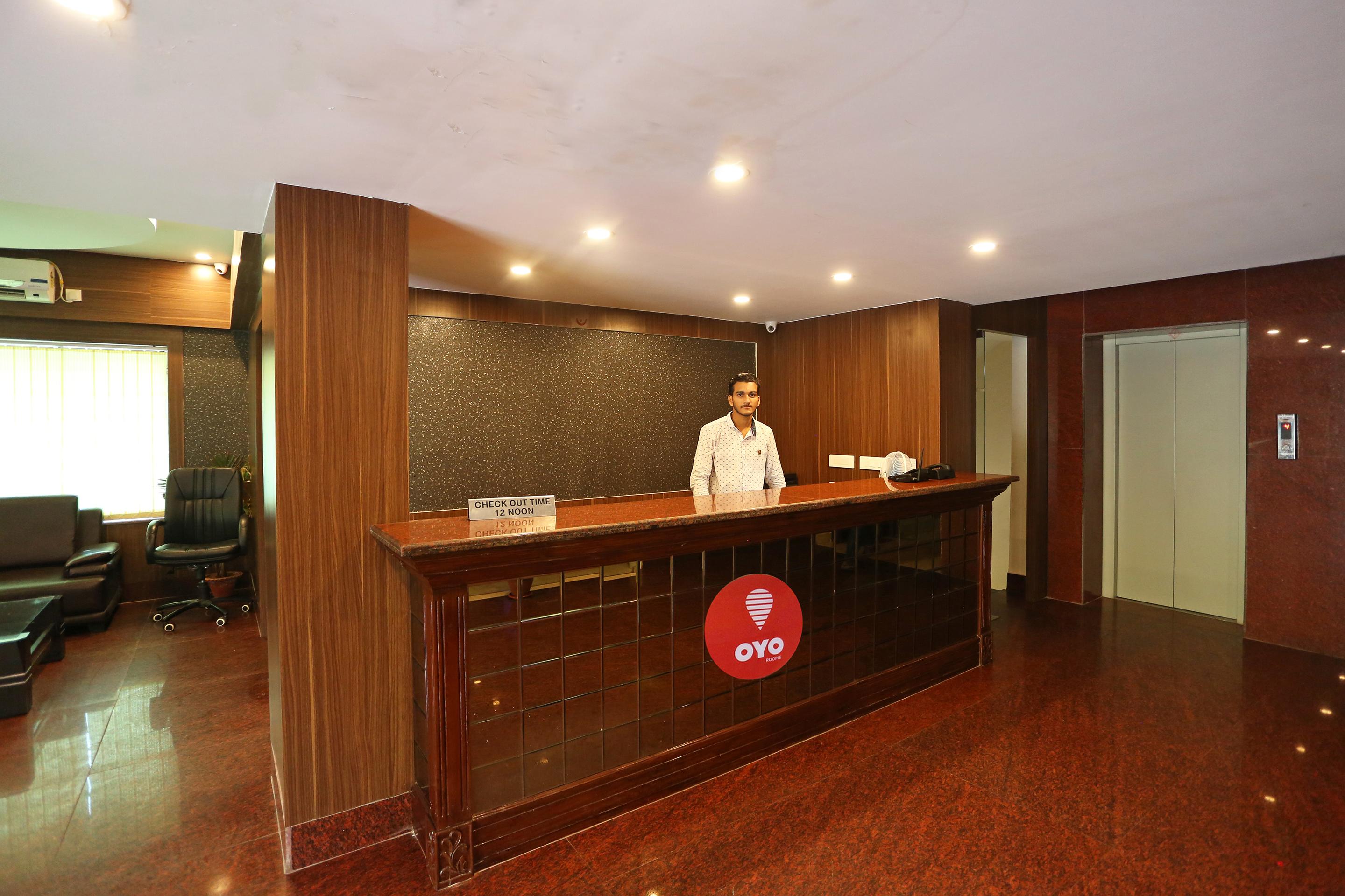 Hotel Railview Бхубанешвар Екстериор снимка