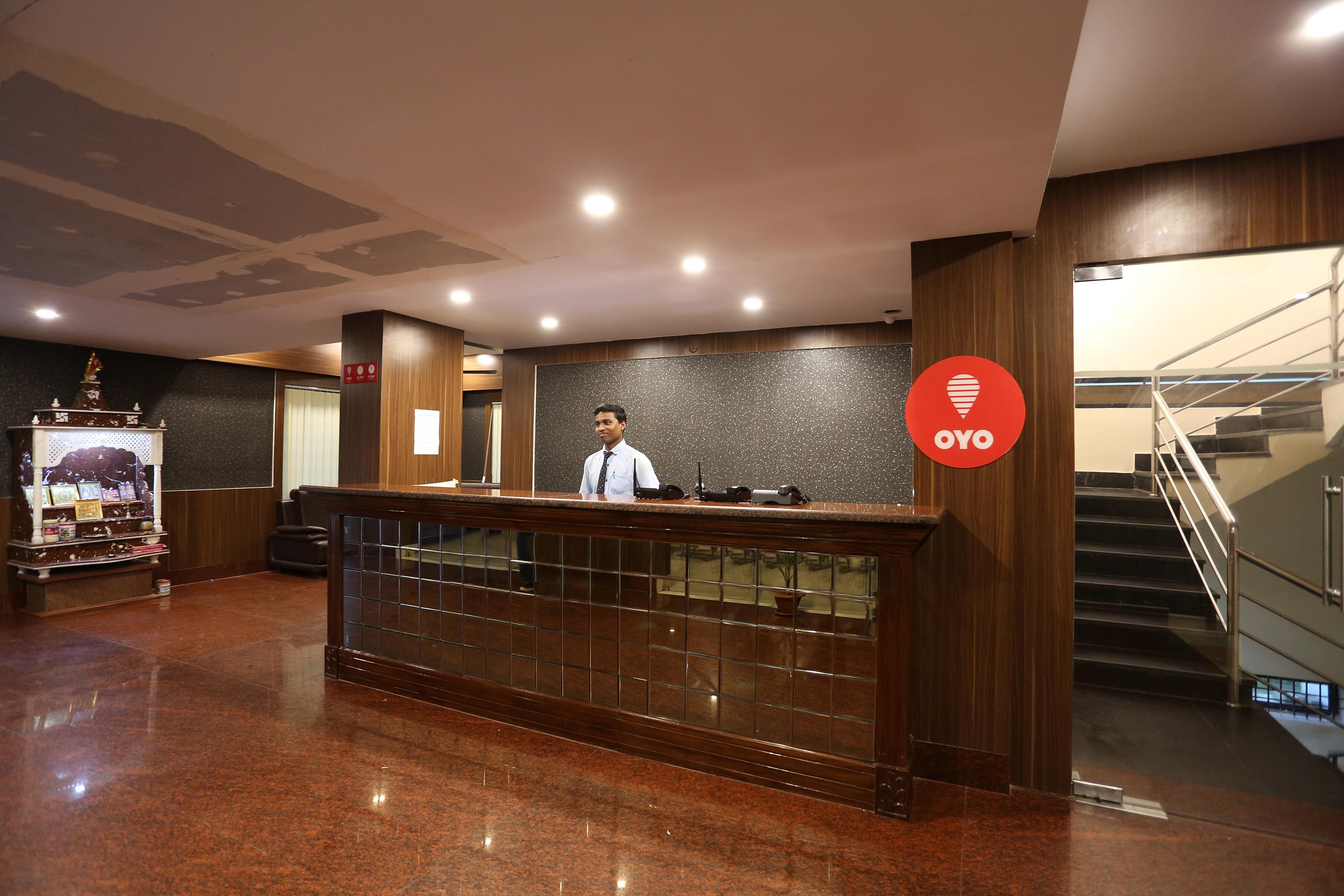 Hotel Railview Бхубанешвар Екстериор снимка