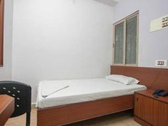 Hotel Railview Бхубанешвар Екстериор снимка